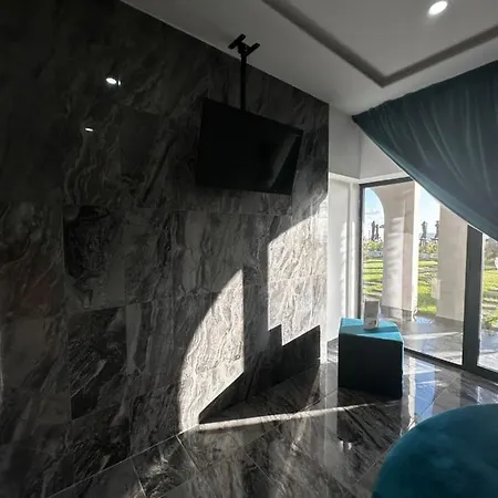 Luxury 3*